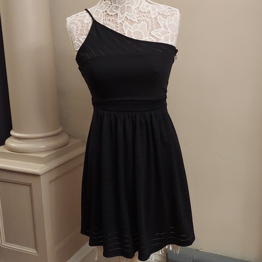 NEW BCBGENERATION One Shoulder Fit and Flare Little Black Dress 6 Party Evening - Picture 3 of 15